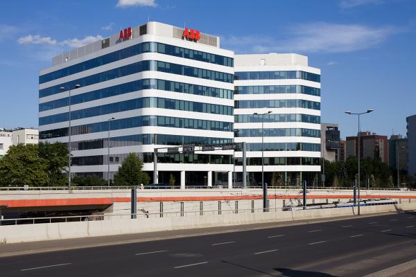 Krakowski biurowiec Axis otwarty