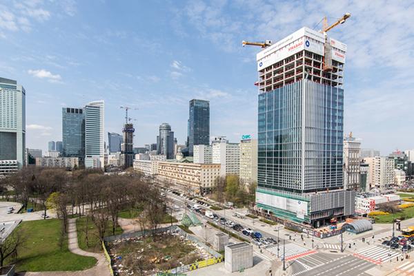 Biurowiec Central Point z wiechą