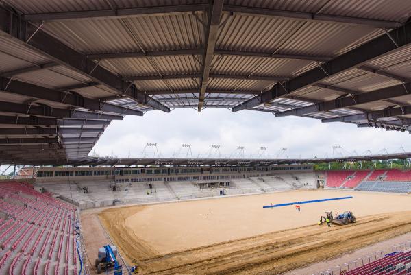 Stadion Widzewa Łódź już pod dachem