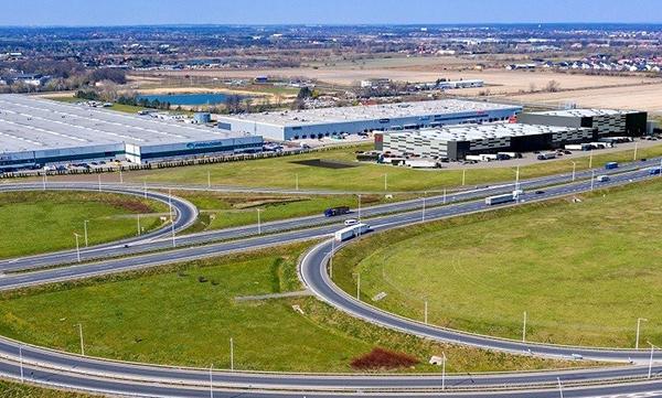 Niestandardowy magazyn od 7R. Nowa inwestycja we Wrocławiu